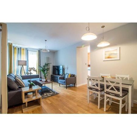 Central And Stylish One Bedroom Apartment Edinburgh Buitenkant foto