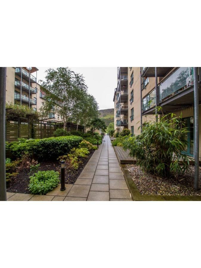 Central And Stylish One Bedroom Apartment Edinburgh Buitenkant foto