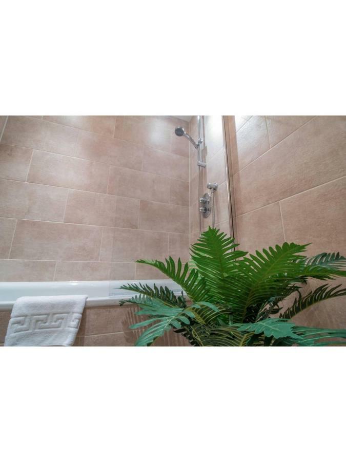 Central And Stylish One Bedroom Apartment Edinburgh Buitenkant foto
