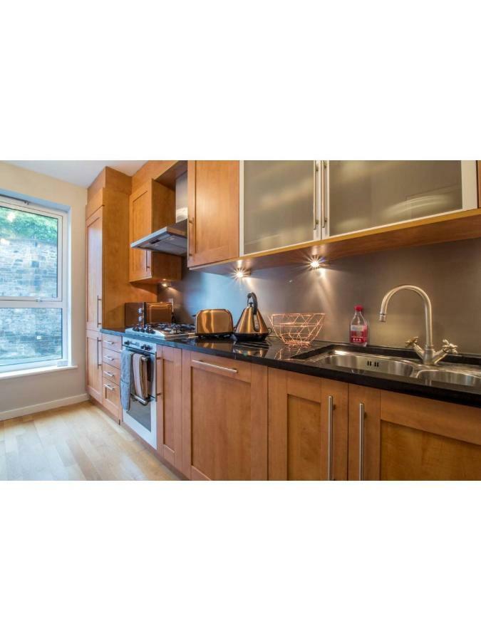 Central And Stylish One Bedroom Apartment Edinburgh Buitenkant foto